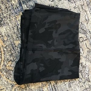 Lululemon Grey Camo Aligns - 4 28”